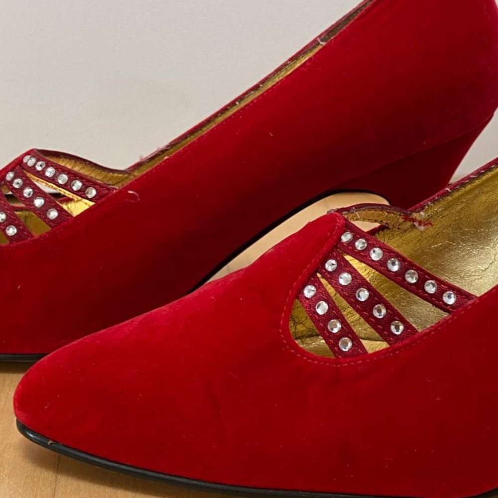 Vintage Red Velvet Diamond Christmas Heels